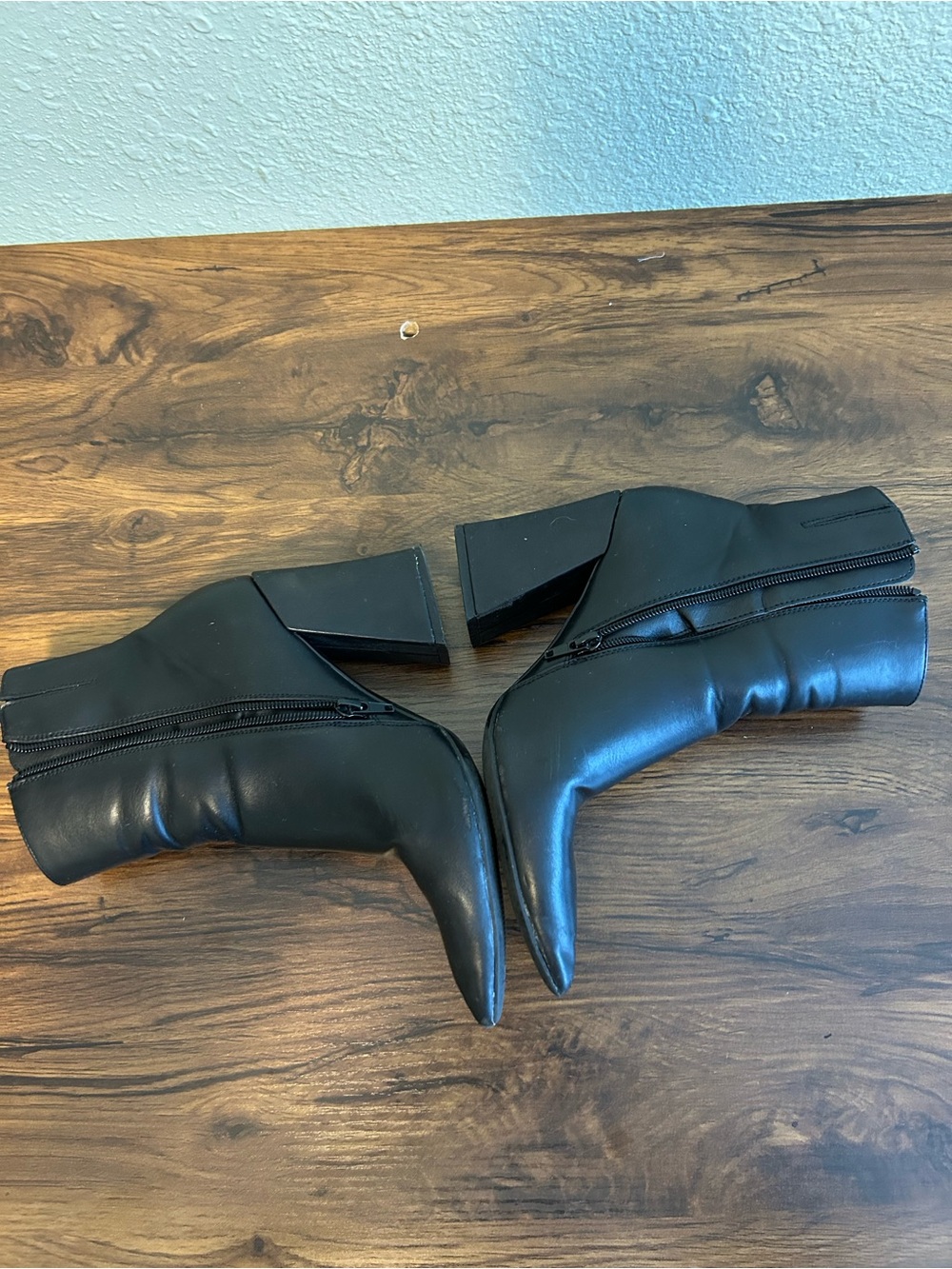 Black Pointed Toe Ankle Boots Madden Girl Size 7M - Picture 3 of 6